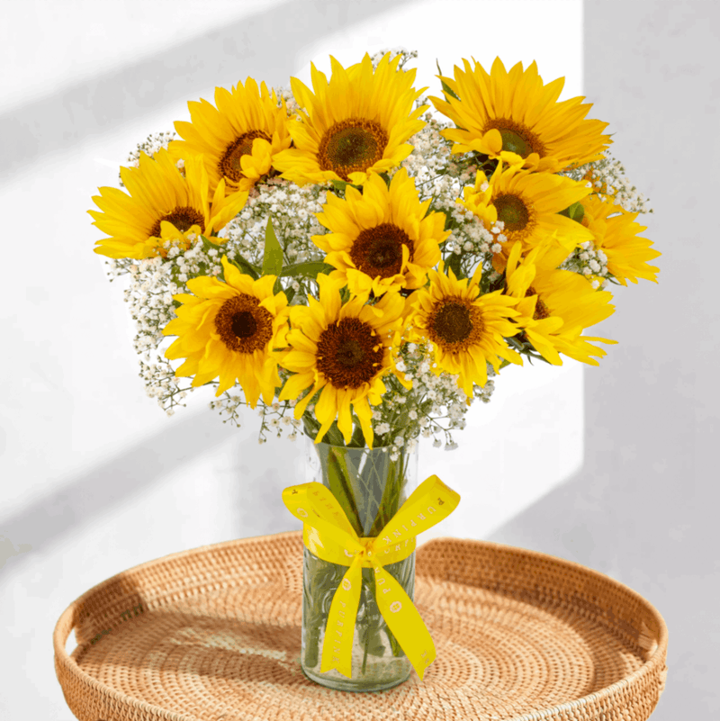 Honey Bunch Sunflower Bouquet X Raffaello T15