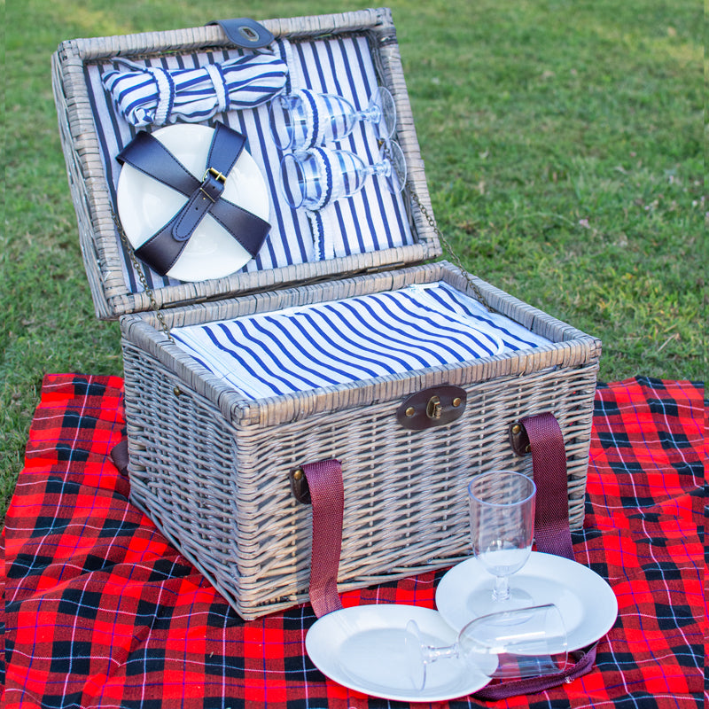 Executive Wicker Picnic basket for four Grey Purpink Gifts Ltd
