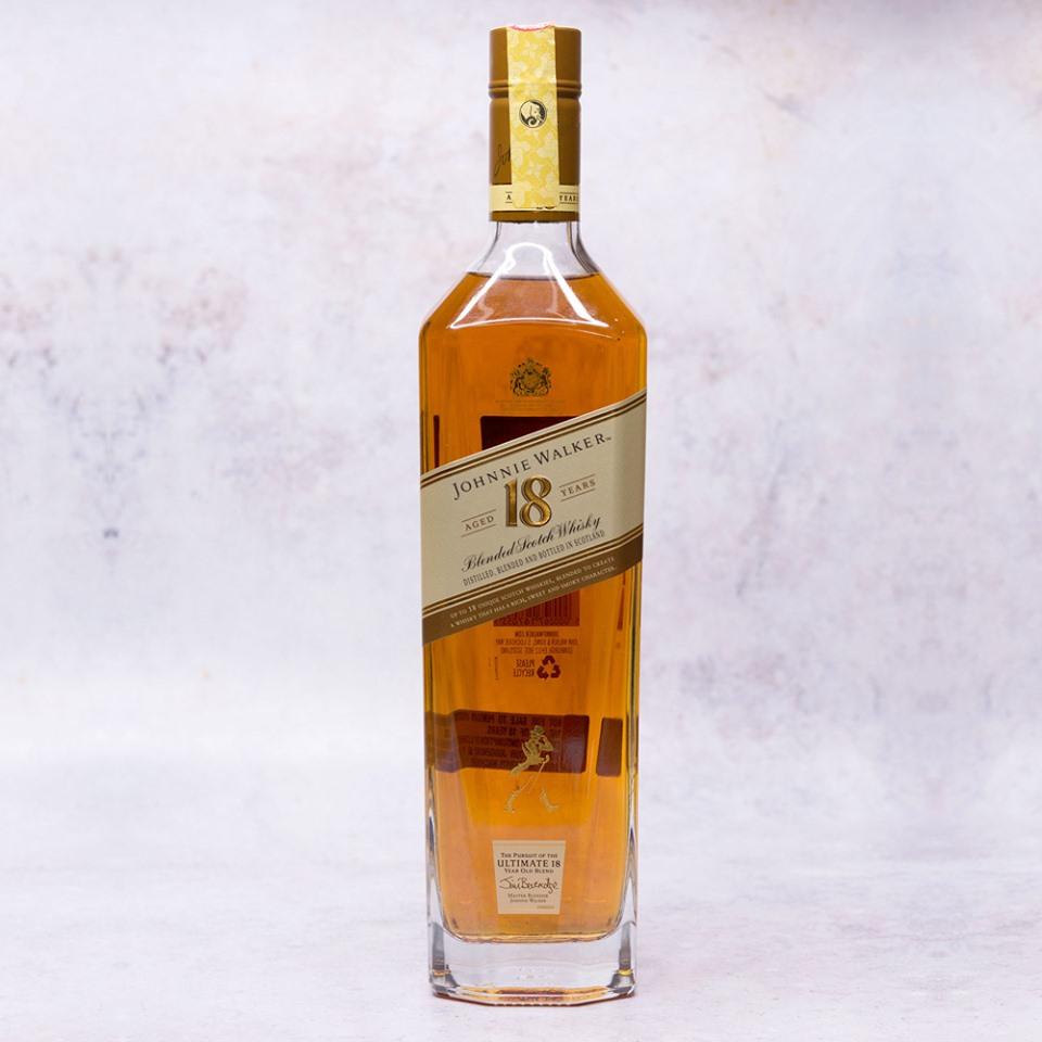 Johnnie Walker Aged 18 Years, 750ml-Platinum – Purpink Gifts Ltd