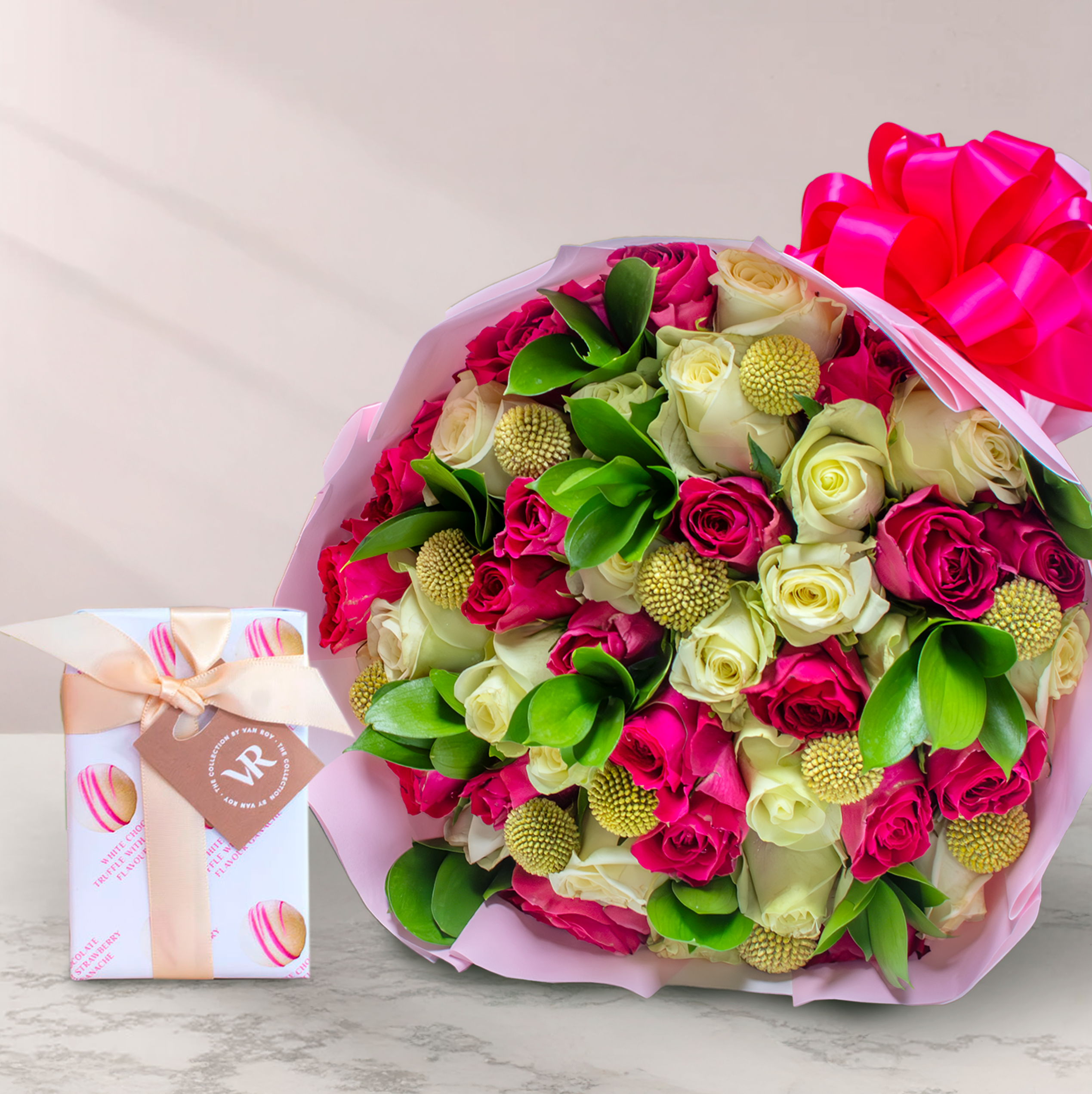 Roses & Van Roy White Strawberry Truffles 85g