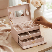 The Amara Travel Jewelry Case