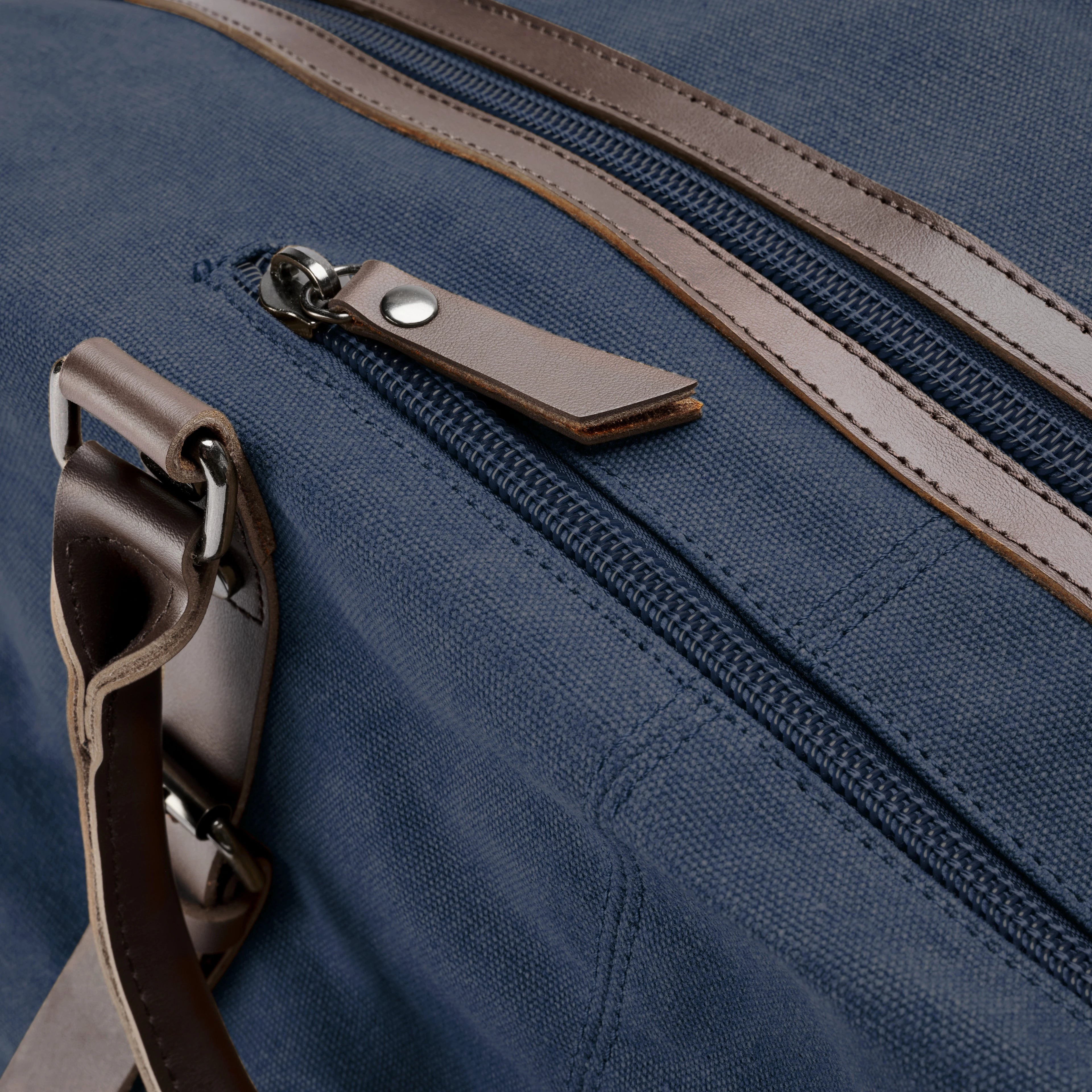 Large Canvas Travel Duffel Bag - Weekend & Gym Overnight Bag with Adjustable Shoulder Strap - 54 × 33 cm