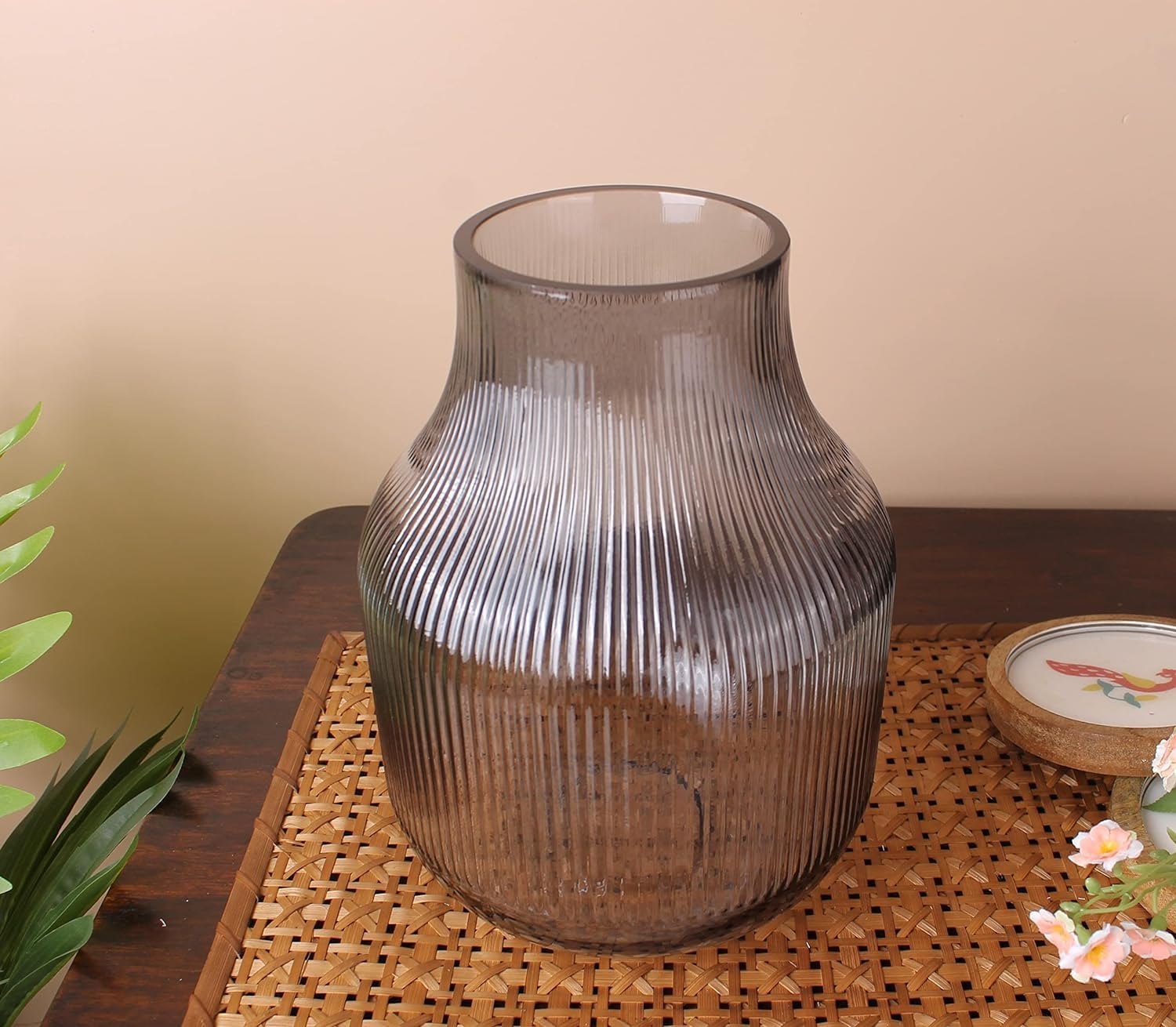Gold Tracing Glass Vase