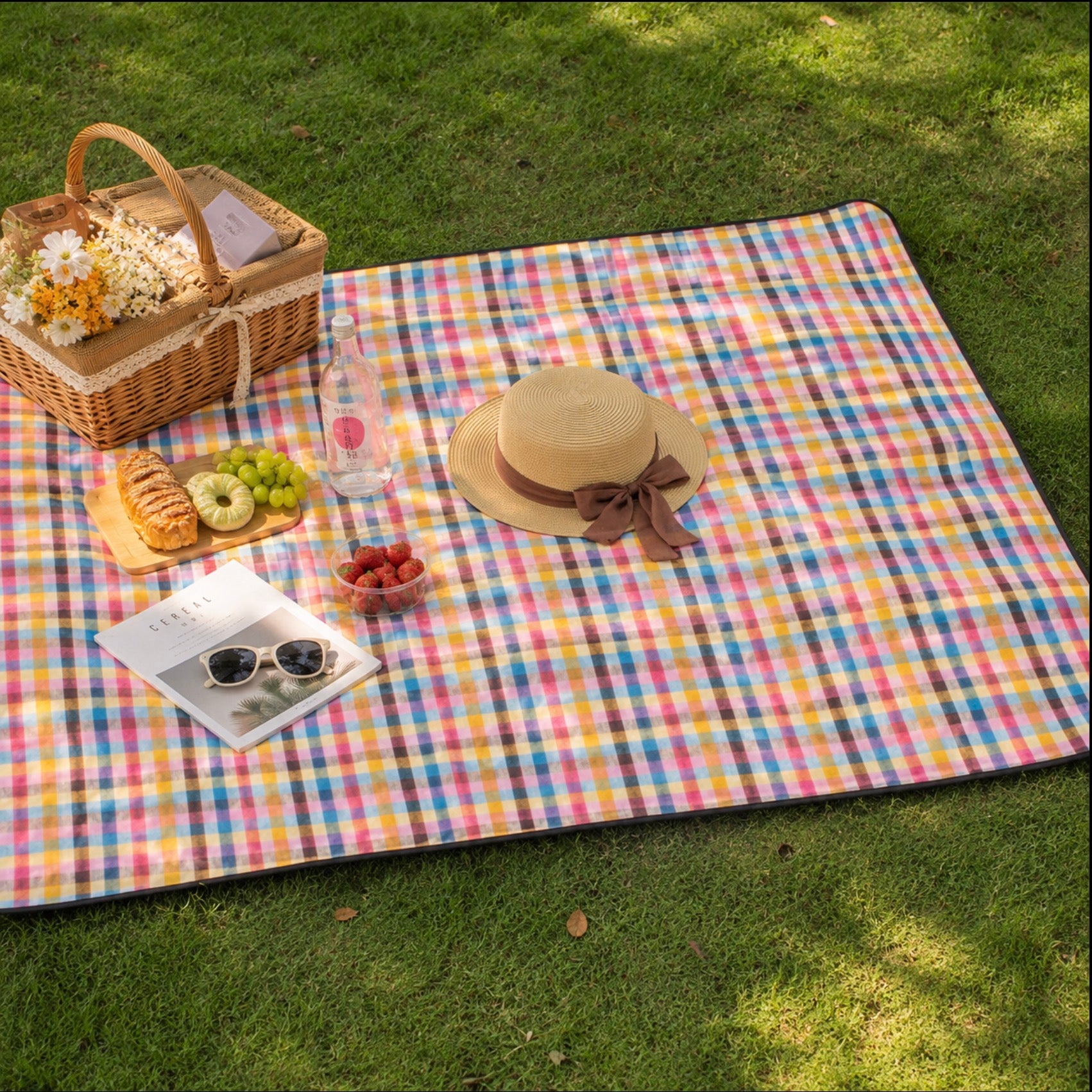 Foldable Waterproof Picnic Blanket Mat – 150 × 200cm