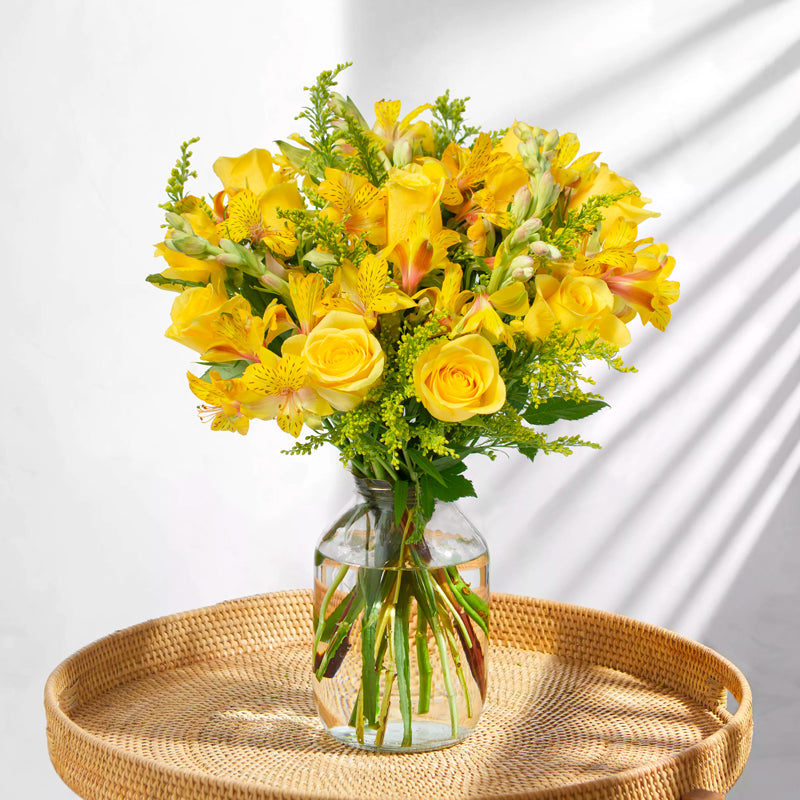 Send 30 Stem Fresh Rose Flowers | Ray of Sunshine Premium Roses in Gift ...