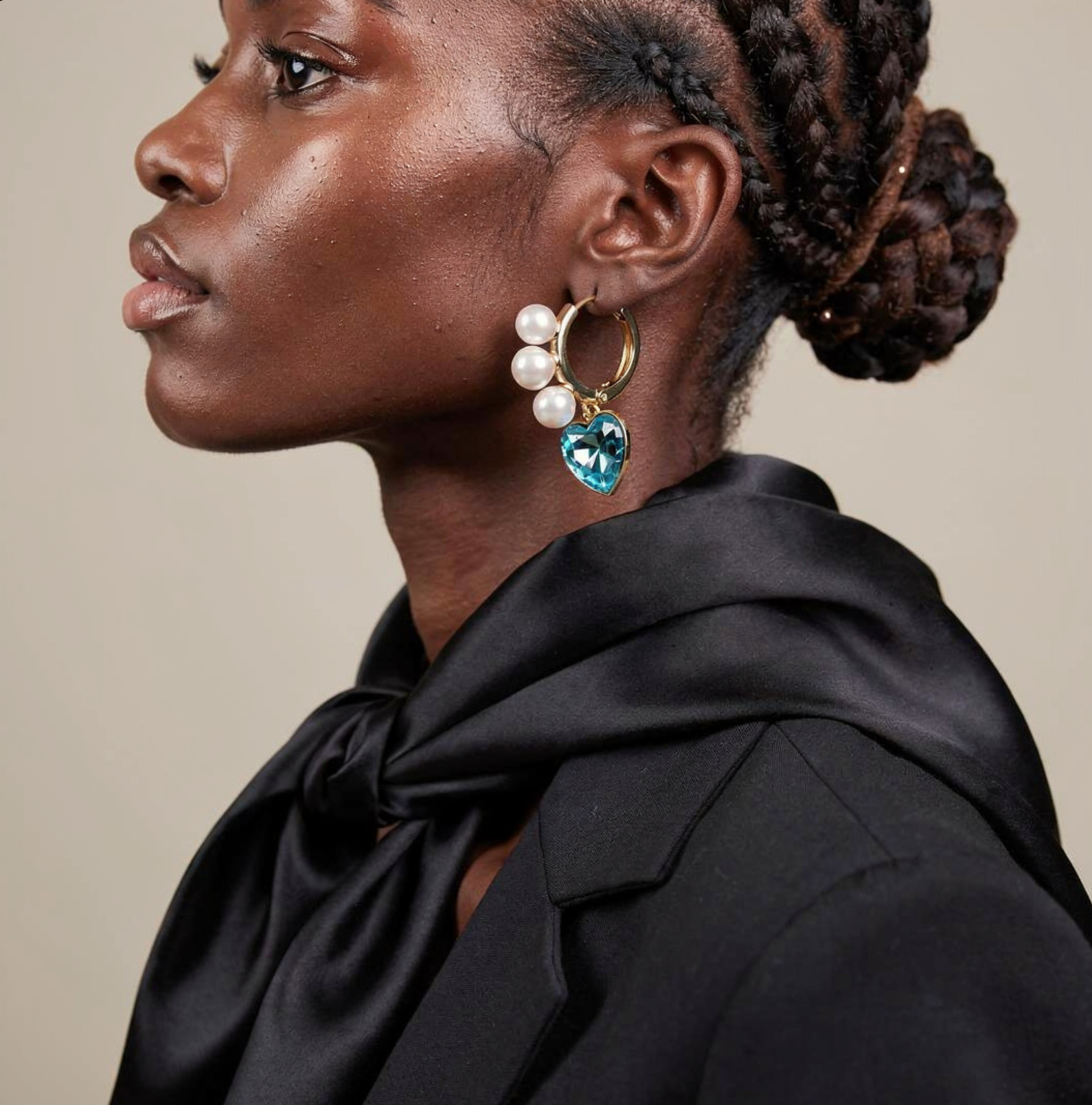 Pearl Heart Swarovski Earrings - MODEL