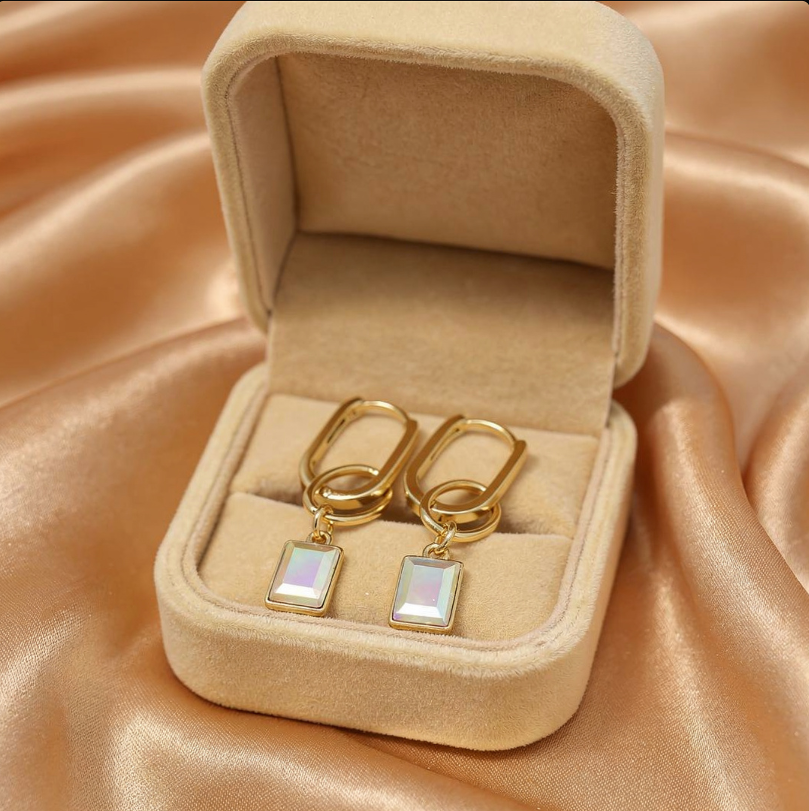 Square_Swarovski_Drop_Earrings_18k_Gold_Plated_1
