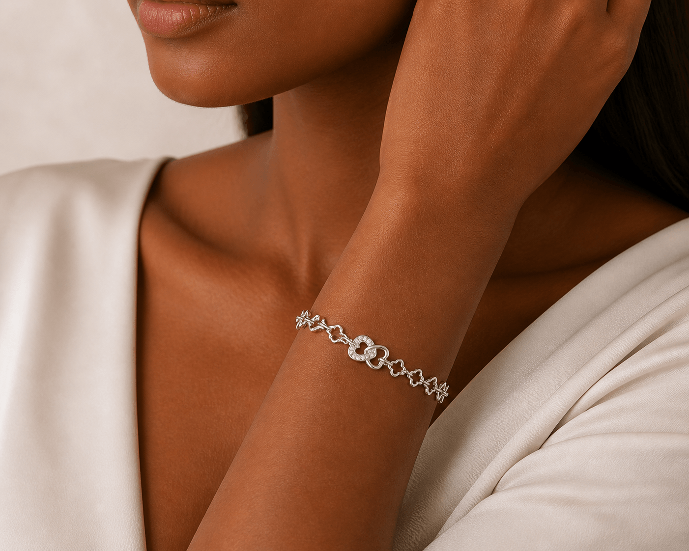 The Sophie Bracelet – Silver Plated – Clear - model