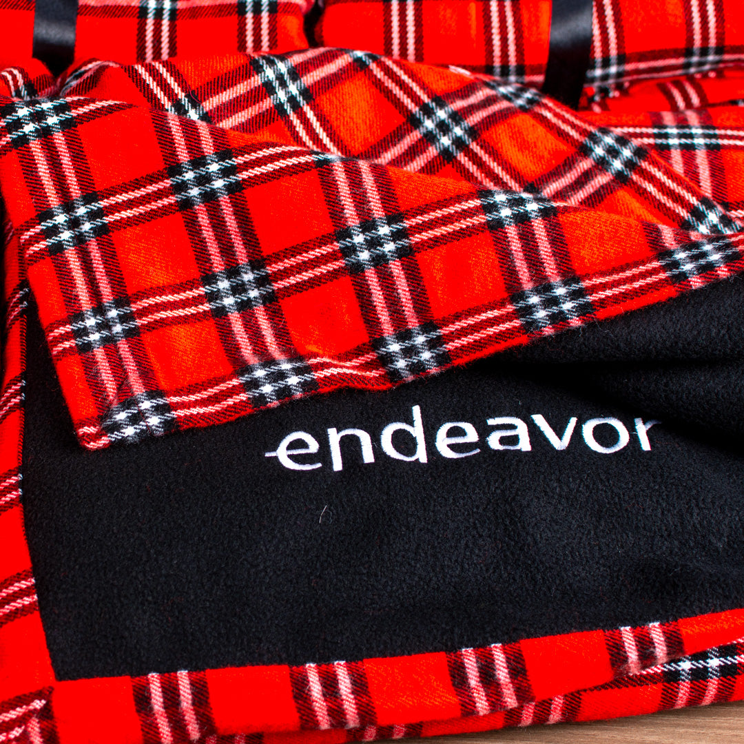 <strong>Maasai Fleece Blanket</strong>